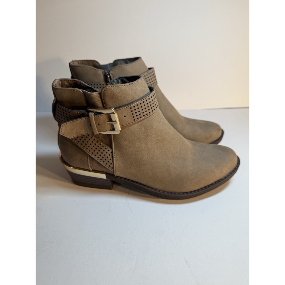 Gray Ankle boot with buckle by Daytrip Size 7